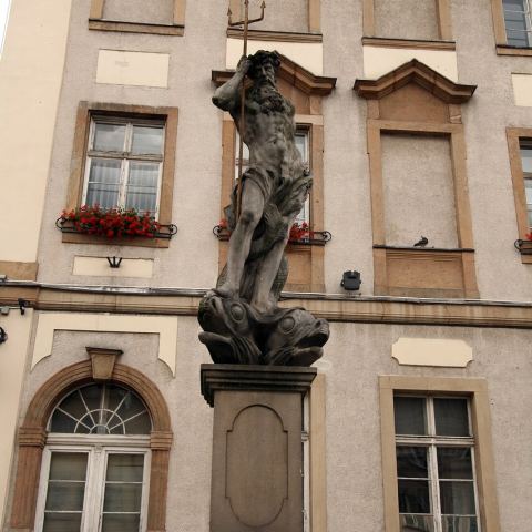 Fontanna z rzeźbą Neptuna (Fot. aga)