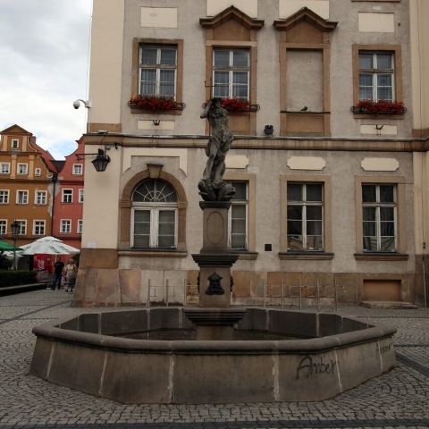 Fontanna z rzeźbą Neptuna (Fot. aga)