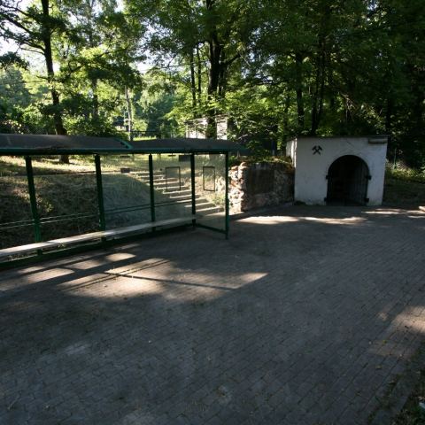 Plac przed wejściem do Lisiej Sztolni (Fot. krystian)