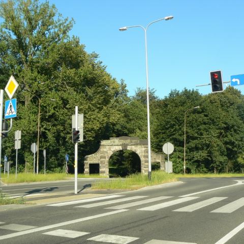 Brama parku w Rusinowej od strony 11 Listopada (Fot. krystian)