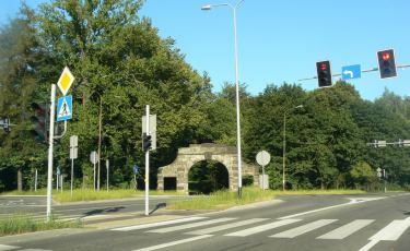 Brama parku w Rusinowej od strony 11 Listopada (Fot. krystian)